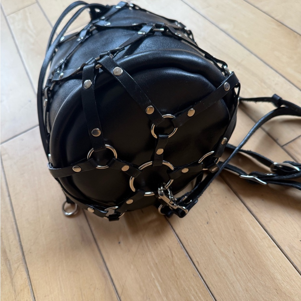 Zana Bayne Large Linked Bucket Bag Backpack - Picture 4 of 6